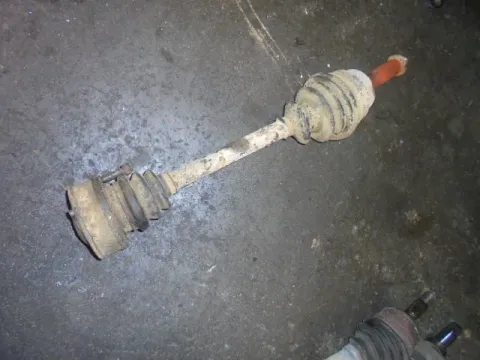 Ημιαξόνιο Εμπρός Δεξί για MERCEDES MB100 (1981 - 1995)