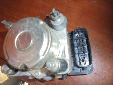 Μονάδα ABS 44510B4020 για DAIHATSU TERIOS (2006 - 2009) (J200) Μονάδα ABS 44510B4020 για DAIHATSU TERIOS (2006 - 2009) (J200)