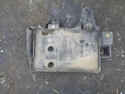 Βάση Μπαταρίας για MITSUBISHI COLT (2008 - ) (JZ3) Βάση Μπαταρίας για MITSUBISHI COLT (2008 - ) (JZ3)