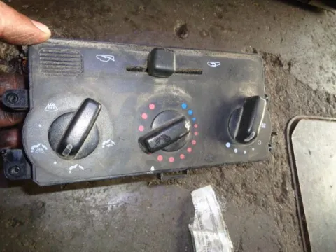 Χειριστήρια Καλοριφέρ για NISSAN MICRA (1998 - 2000) (K11) Χειριστήρια Καλοριφέρ για NISSAN MICRA (1998 - 2000) (K11)