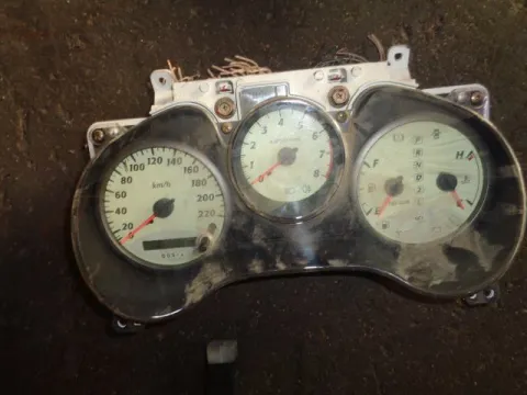 Κοντέρ για TOYOTA RAV-4 (2000 - 2004) (XA20) Κοντέρ για TOYOTA RAV-4 (2000 - 2004) (XA20)