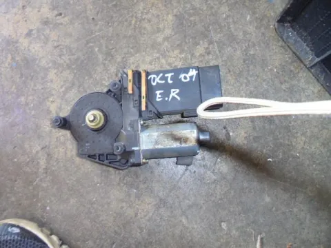 Μοτερ Εμπρός Δεξί για SKODA OCTAVIA (1997 - 2000) 4 (1U2-5) , (2000 - 2008) 4 (1U2-5) Μοτερ Εμπρός Δεξί για SKODA OCTAVIA (1997 - 2000) 4 (1U2-5) , (2000 - 2008) 4 (1U2-5)
