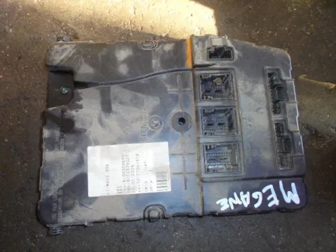 Ασφαλειοθήκη Μηχανής 8200309690 για RENAULT MEGANE (2002 - 2005) (LM) (KM) (EM) (CM) Ασφαλειοθήκη Μηχανής 8200309690 για RENAULT MEGANE (2002 - 2005) (LM) (KM) (EM) (CM)