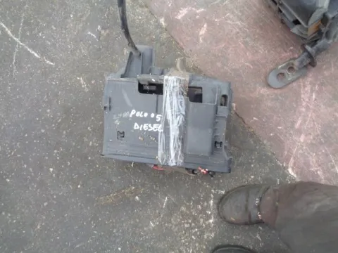 Ασφαλειοθήκη Μπαταρίας για VW POLO (2005 - 2009) (9N3 ) DIESEL *Δ* Ασφαλειοθήκη Μπαταρίας για VW POLO (2005 - 2009) (9N3 ) DIESEL *Δ*