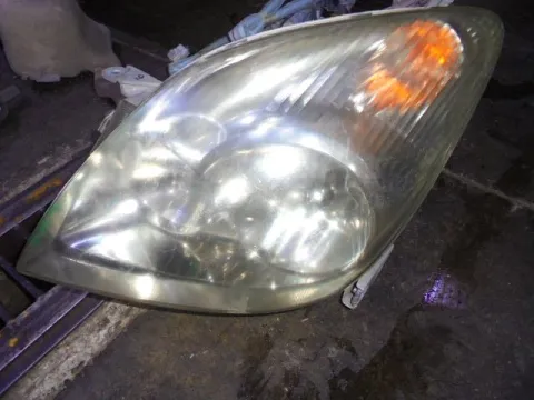 Φανάρι Εμπρός Αριστερό για TOYOTA COROLLA VERSO (2001 - 2004) (E120) Φανάρι Εμπρός Αριστερό για TOYOTA COROLLA VERSO (2001 - 2004) (E120)