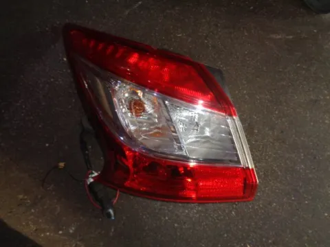 Φανάρι Πίσω Αριστερό για NISSAN PULSAR (2015 -) 