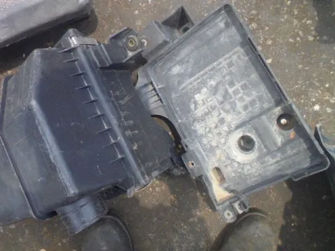Φιλτροκούτι Με Βάση Μπαταρίας για MITSUBISHI COLT (1999 - 2004) (CJ)  **Δ** Φιλτροκούτι Με Βάση Μπαταρίας για MITSUBISHI COLT (1999 - 2004) (CJ)  **Δ**