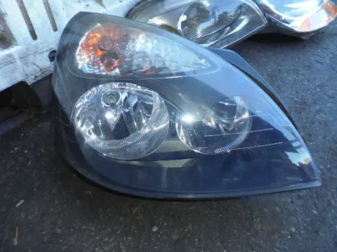 Φανάρι Εμπρός Δεξί Με Μαύρο Φόντο για RENAULT CLIO (2001 - 2005) (BB_) (CB_) Φανάρι Εμπρός Δεξί Με Μαύρο Φόντο για RENAULT CLIO (2001 - 2005) (BB_) (CB_)