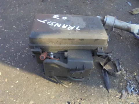 Ασφαλειοθήκη Μπαταρίας για FORD TRANSIT (2006 - 2012) **Δ** Ασφαλειοθήκη Μπαταρίας για FORD TRANSIT (2006 - 2012) **Δ**