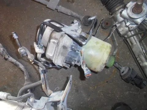Αντλία ΗλεκτροΥδραυλικού Τιμονιού TRW για VW POLO (2002 - 2005) (9N) Αντλία ΗλεκτροΥδραυλικού Τιμονιού TRW για VW POLO (2002 - 2005) (9N)