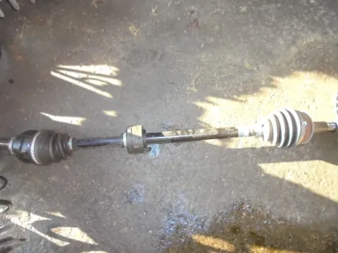 Ημιαξόνιο Εμπρός Δεξί για TOYOTA YARIS (2015 - 2017) Ημιαξόνιο Εμπρός Δεξί για TOYOTA YARIS (2015 - 2017)