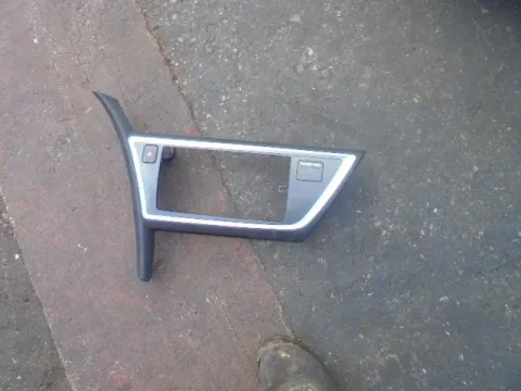 Κονσόλα CD για TOYOTA AURIS (2013 - 2015) *Δ* Κονσόλα CD για TOYOTA AURIS (2013 - 2015) *Δ*