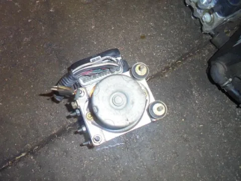 Μονάδα ABS 4451052300 για TOYOTA YARIS (1999 - 2002) (XP10) Μονάδα ABS 4451052300 για TOYOTA YARIS (1999 - 2002) (XP10)