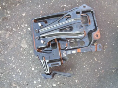 Βάση Μπαταρίας για TOYOTA AURIS (2013 - 2015) *Δ* Βάση Μπαταρίας για TOYOTA AURIS (2013 - 2015) *Δ*