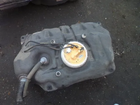 Δεξαμενή Καυσίμου (Ρεζερβουάρ) για TOYOTA YARIS (2012 - 2014) ( ) **Δ** Δεξαμενή Καυσίμου (Ρεζερβουάρ) για TOYOTA YARIS (2012 - 2014) ( ) **Δ**