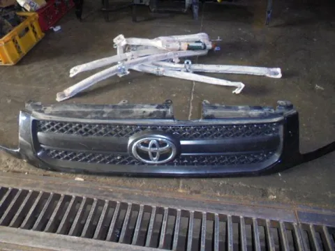 Μάσκα για TOYOTA RAV-4 (2000 - 2004) (XA20) Μάσκα για TOYOTA RAV-4 (2000 - 2004) (XA20)