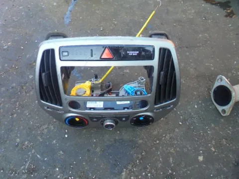 Κονσόλα Με Χειριστήρια Καλοριφέρ για HYUNDAI i20 (2012 - 2015) ( ) **Δ** Κονσόλα Με Χειριστήρια Καλοριφέρ για HYUNDAI i20 (2012 - 2015) ( ) **Δ**