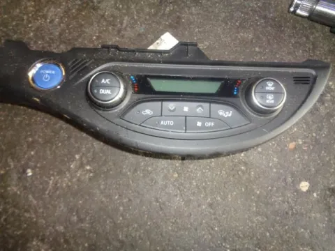 Χειριστήρια Καλοριφέρ (Κλίμα) για TOYOTA YARIS (2015 - 2017) 1500 Hybrid (100HP)(1NZ) (HSD) Multidrive ΤΕΛΑΡΟ 24 Χειριστήρια Καλοριφέρ (Κλίμα) για TOYOTA YARIS (2015 - 2017) 1500 Hybrid (100HP)(1NZ) (HSD) Multidrive ΤΕΛΑΡΟ 24