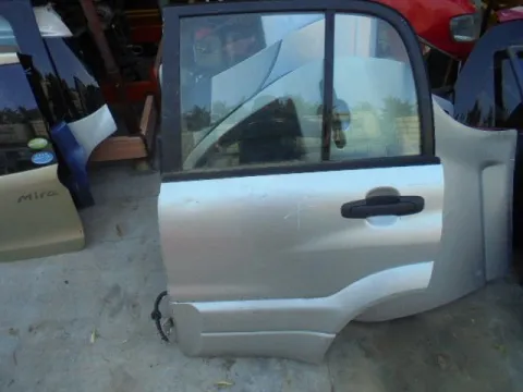 Πόρτα Πίσω Αριστερή για SUZUKI GRAND VITARA (1999 - 2001) (SQ) SUV- ΕΚΤΟΣ ΔΡΟΜΟΥ- 5dr , (2001 - 2003) (JA) XL-7 , (2002 - 2005) (SQ) Πόρτα Πίσω Αριστερή για SUZUKI GRAND VITARA (1999 - 2001) (SQ) SUV- ΕΚΤΟΣ ΔΡΟΜΟΥ- 5dr , (2001 - 2003) (JA) XL-7 , (2002 - 2005) (SQ)