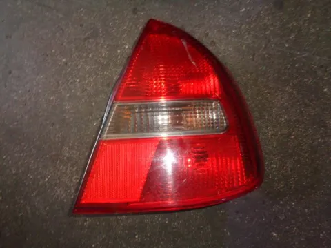Φανάρι Πίσω Δεξί Ραγισμένο για MITSUBISHI CARISMA (1999 - 2004) (DA) Liftback - 5dr Φανάρι Πίσω Δεξί Ραγισμένο για MITSUBISHI CARISMA (1999 - 2004) (DA) Liftback - 5dr