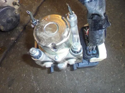 Μονάδα ABS 44510B4020 για DAIHATSU TERIOS (2006 - 2009) (J200) Μονάδα ABS 44510B4020 για DAIHATSU TERIOS (2006 - 2009) (J200)