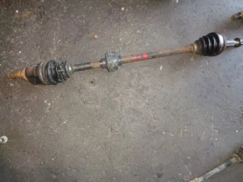 Ημιαξόνιο Εμπρός Δεξί (Αυτόματο) για TOYOTA YARIS (2003 - 2005) (XP10) 1300 2SZ-FE petrol 86 SCP12 Ημιαξόνιο Εμπρός Δεξί (Αυτόματο) για TOYOTA YARIS (2003 - 2005) (XP10) 1300 2SZ-FE petrol 86 SCP12