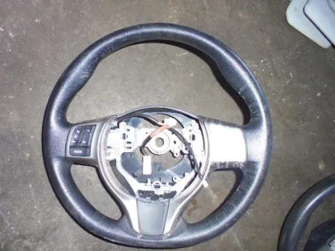 Τιμόνι (Βολάν) ΜΕ ΧΕΙΡΙΣΤΉΡΙΑ για TOYOTA YARIS (2015 - 2017) *Γ*