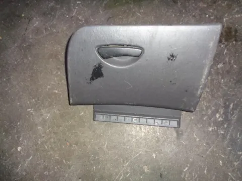 Ντουλαπάκι για FORD FOCUS (2002 - 2004) Mk1b *Γ* Ντουλαπάκι για FORD FOCUS (2002 - 2004) Mk1b *Γ*