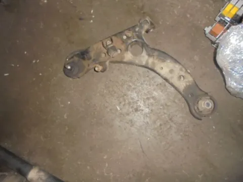 Ψαλίδι Εμπρός Αριστερό για HYUNDAI ELANTRA (2000 - 2004) (XD) Ψαλίδι Εμπρός Αριστερό για HYUNDAI ELANTRA (2000 - 2004) (XD)