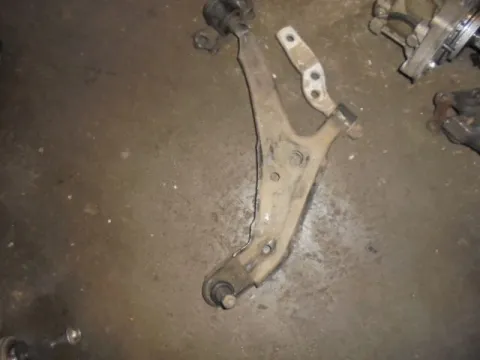 Ψαλίδι Εμπρός Δεξί για NISSAN PRIMERA (1996 - 1999) (P11) Ψαλίδι Εμπρός Δεξί για NISSAN PRIMERA (1996 - 1999) (P11)