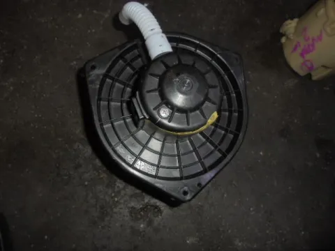 Μοτέρ Καλοριφέρ για MITSUBISHI LANCER (2008 - ) (CX-CY) Μοτέρ Καλοριφέρ για MITSUBISHI LANCER (2008 - ) (CX-CY)