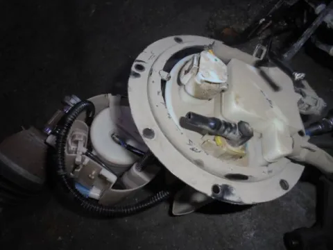Αντλία Καυσίμου (Τρόμπα Βενζίνης) για TOYOTA AURIS (2009 - 2013) Αντλία Καυσίμου (Τρόμπα Βενζίνης) για TOYOTA AURIS (2009 - 2013)