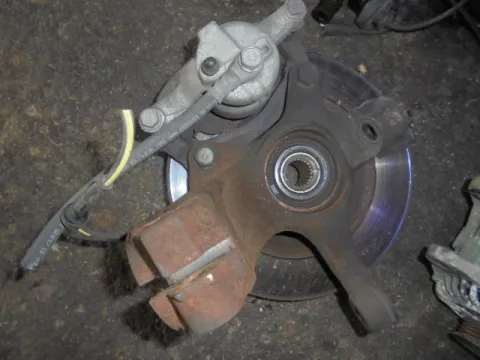 Ακραξόνιο Εμπρός Αριστερό Με ABS για TOYOTA AYGO (2005 - 2009) (B10) Ακραξόνιο Εμπρός Αριστερό Με ABS για TOYOTA AYGO (2005 - 2009) (B10)