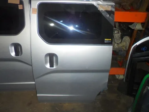 Πόρτα Αριστερή Συρόμενη Με Τζάμι για NISSAN NV200-EVALIA (2010 - ) *Γ* Πόρτα Αριστερή Συρόμενη Με Τζάμι για NISSAN NV200-EVALIA (2010 - ) *Γ*