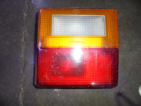 Φανάρι Πίσω Δεξί Καπού για AUDI 80 (1984 - 1986) (81) (85) (B2) Φανάρι Πίσω Δεξί Καπού για AUDI 80 (1984 - 1986) (81) (85) (B2)