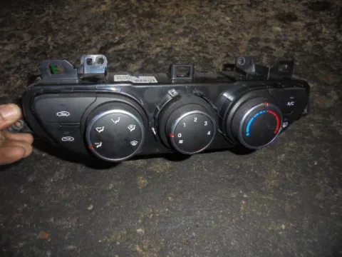 Χειριστήρια Καλοριφέρ για HYUNDAI i10 (2014 - )