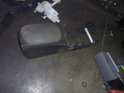 Υποβραχιόνιο(Τεμπέλης) για TOYOTA RAV-4 (2006 - 2009) (XA30) *Γ* Υποβραχιόνιο(Τεμπέλης) για TOYOTA RAV-4 (2006 - 2009) (XA30) *Γ*