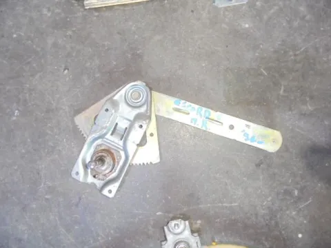 Γρύλος Παραθύρου Μηχανικός Πίσω Δεξιός για FORD ESCORT (1995 - 1998) MK7 *ο* Γρύλος Παραθύρου Μηχανικός Πίσω Δεξιός για FORD ESCORT (1995 - 1998) MK7 *ο*