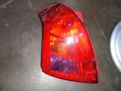 Φανάρι Πίσω Αριστερό Ελαττωματικό για SUZUKI SWIFT (2006 - 2008) (RS) Φανάρι Πίσω Αριστερό Ελαττωματικό για SUZUKI SWIFT (2006 - 2008) (RS)