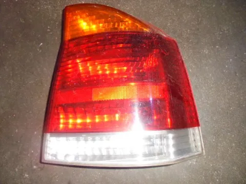 Φανάρι Πίσω Δεξί ραγισμένο για OPEL VECTRA (2002 - 2005) C , (2005 - 2008) C Φανάρι Πίσω Δεξί ραγισμένο για OPEL VECTRA (2002 - 2005) C , (2005 - 2008) C