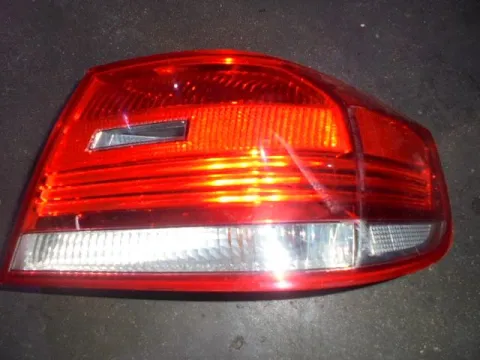 Φανάρι Πίσω Δεξί ΡΑΓΙΣΜΕΝΟ για BMW 3 Series (2005 - 2008) (E90-1-2-3) (E93) Cabrio - 2dr Φανάρι Πίσω Δεξί ΡΑΓΙΣΜΕΝΟ για BMW 3 Series (2005 - 2008) (E90-1-2-3) (E93) Cabrio - 2dr