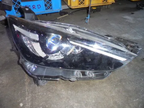 Φανάρι Εμπρός Δεξί (Σπασμένη 1 Βάση) για MAZDA CX-3 (2016 - ) Φανάρι Εμπρός Δεξί (Σπασμένη 1 Βάση) για MAZDA CX-3 (2016 - )