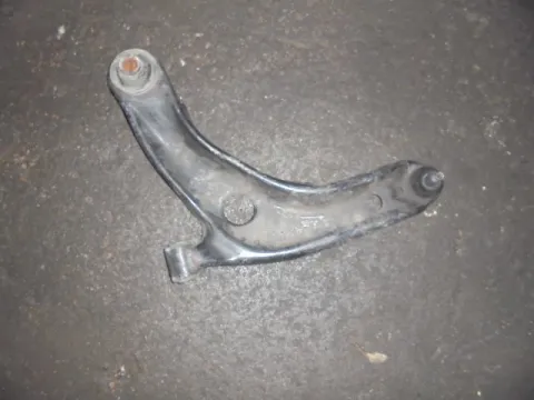 Ψαλίδι Εμπρός Αριστερό για TOYOTA YARIS (2006 - 2009) (KL9)