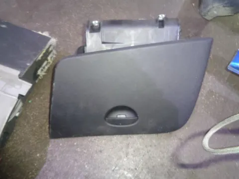 Ντουλαπάκι για SEAT LEON (2005 - 2009) (1P)*Γ* Ντουλαπάκι για SEAT LEON (2005 - 2009) (1P)*Γ*