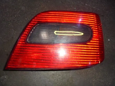 Φανάρι Πίσω Δεξί ΡΑΓΙΣΜΕΝΟ για CITROEN XSARA (1997 - 2000) Φανάρι Πίσω Δεξί ΡΑΓΙΣΜΕΝΟ για CITROEN XSARA (1997 - 2000)