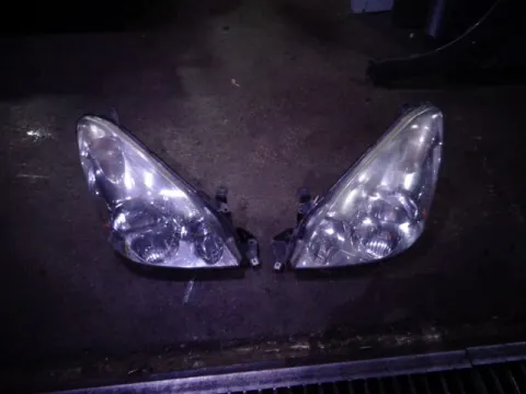 Μούρη (με καπό και φτερά) με Σπασμενη Μασκα για TOYOTA COROLLA VERSO (2004 -2008) (R10) *Γ* -  Μούρη (με καπό και φτερά) με Σπασμενη Μασκα για TOYOTA COROLLA VERSO (2004 -2008) (R10) *Γ* -