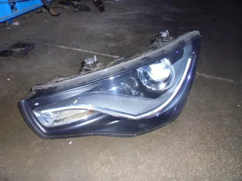 Φανάρι Εμπρός Αριστερό XENON για AUDI A1 (2010 - 2015)