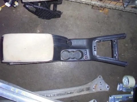 Υποβραχιόνιο(Τεμπέλης) Με κονσολα για SKODA OCTAVIA (2004 - 2008) 5 (1Z3-5) Υποβραχιόνιο(Τεμπέλης) Με κονσολα για SKODA OCTAVIA (2004 - 2008) 5 (1Z3-5)