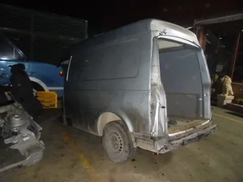 Τροπέτο Πίσω Με Άξονα ΜΕ  ΔΙΣΚΟΦΡΕΝΑ για VW TRANSPORTER (2003 - 2009) (7H) (T5) *ΔΒ* Τροπέτο Πίσω Με Άξονα ΜΕ  ΔΙΣΚΟΦΡΕΝΑ για VW TRANSPORTER (2003 - 2009) (7H) (T5) *ΔΒ*