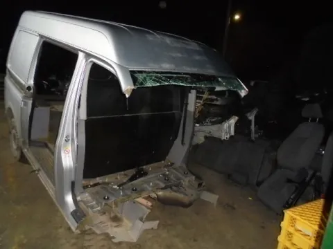 Τροπέτο Πίσω Με Άξονα ΜΕ  ΔΙΣΚΟΦΡΕΝΑ για VW TRANSPORTER (2003 - 2009) (7H) (T5) *ΔΒ* -  Τροπέτο Πίσω Με Άξονα ΜΕ  ΔΙΣΚΟΦΡΕΝΑ για VW TRANSPORTER (2003 - 2009) (7H) (T5) *ΔΒ* -